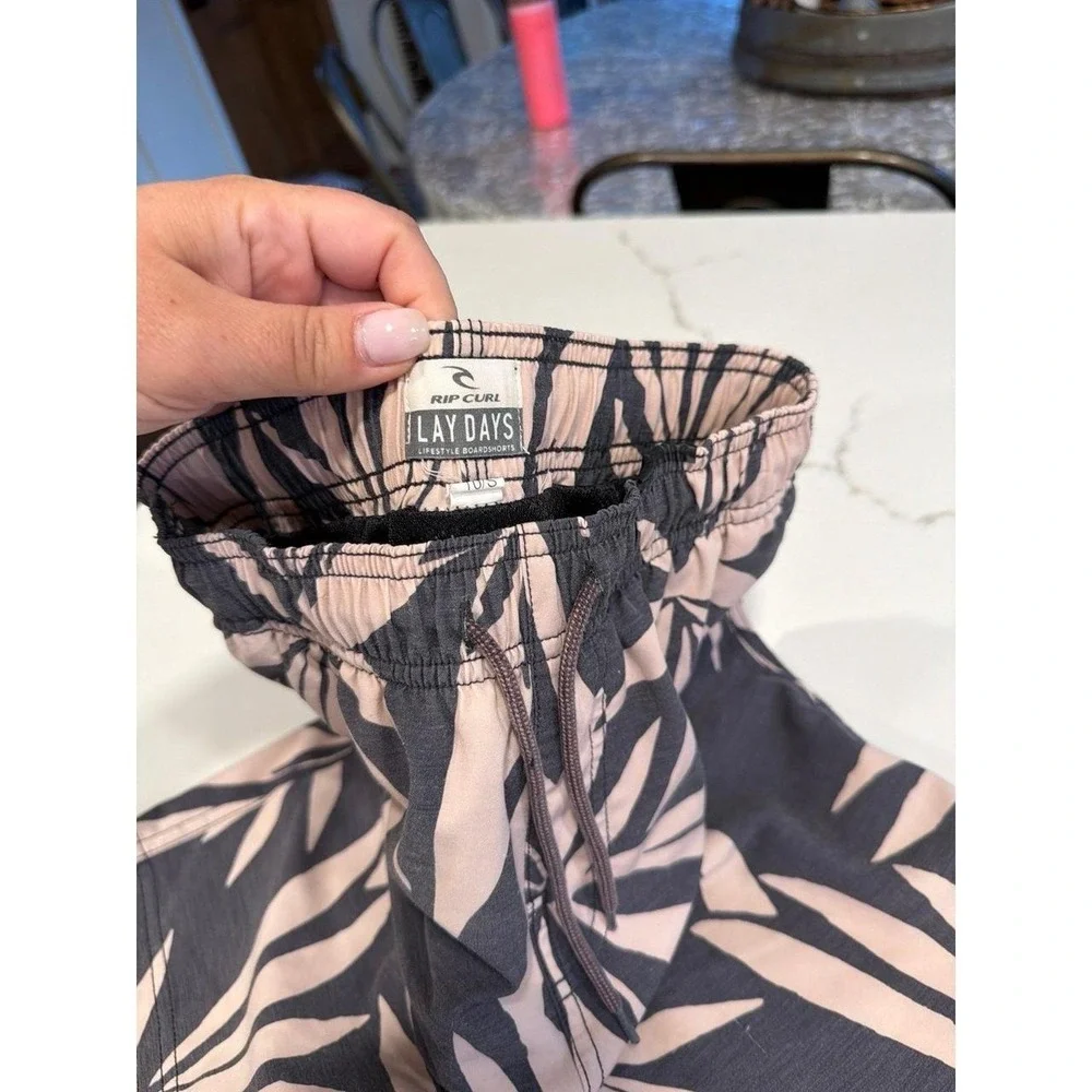 Rip Curl Party Pack Volley shorts dark palm leaf print boys small 10